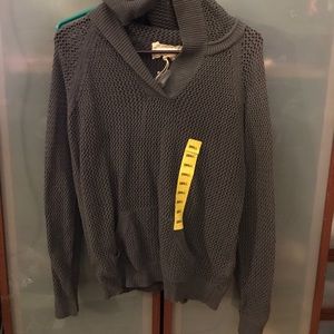 Gray pull over in size S NEW w tag and never worn!